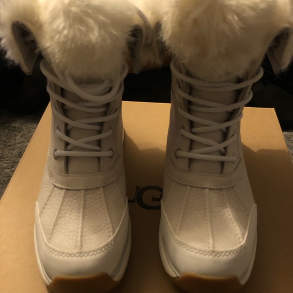 ❌UGG super rhtf size 8.5 in perfect condition No offers or reduced shipping - Picture 5 of 7